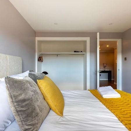 Stunning 1 Bed Merchant City Apartment With Parking Glasgow Bagian luar foto