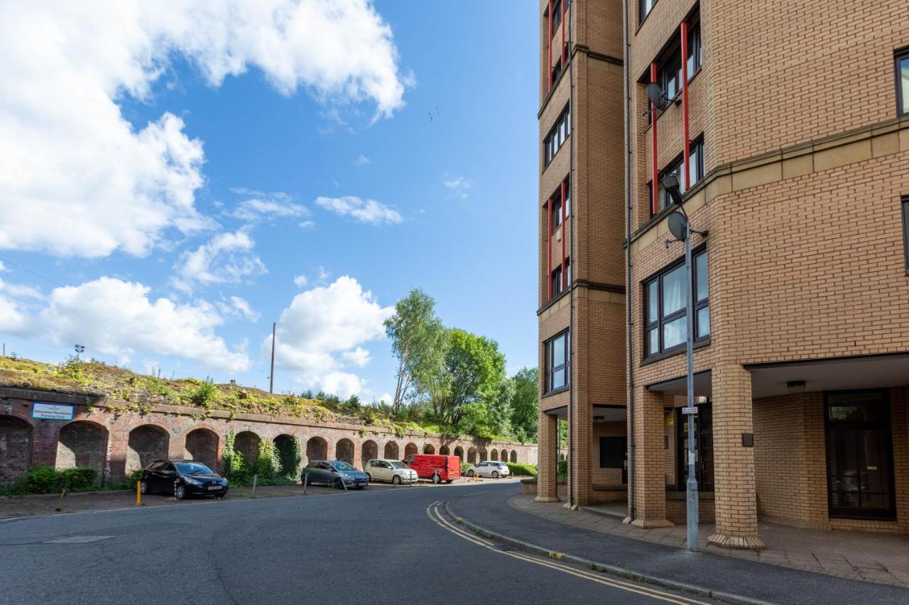Stunning 1 Bed Merchant City Apartment With Parking Glasgow Bagian luar foto